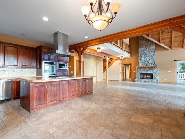 Building Photo - 452 Lotawatah Dr