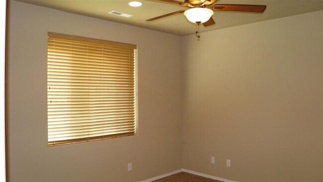 Building Photo - 61150 Snowbrush Dr