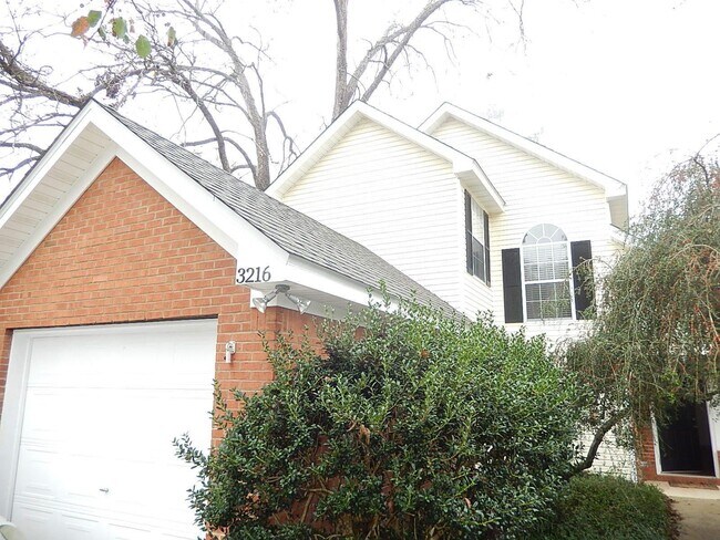 Primary Photo - 3216 Castle Ct