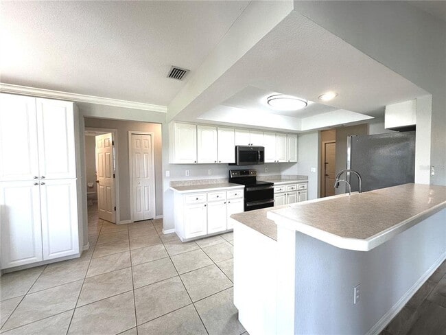 Building Photo - 73 Santarem Cir