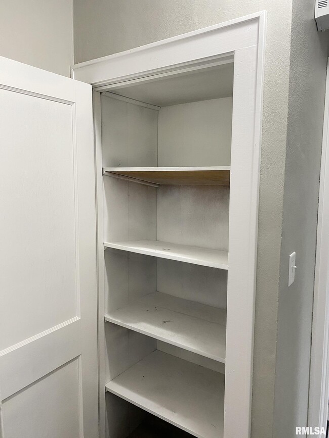 Building Photo - 303 Central St