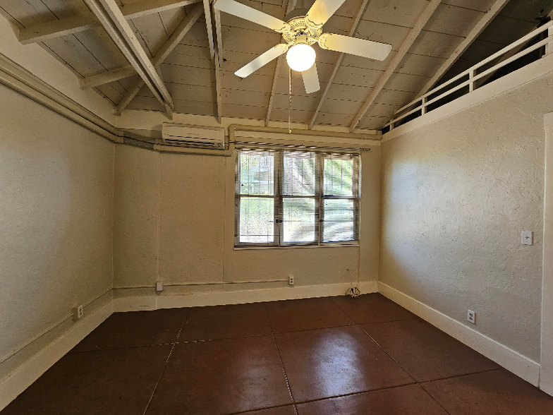 Building Photo - 37 E University Blvd