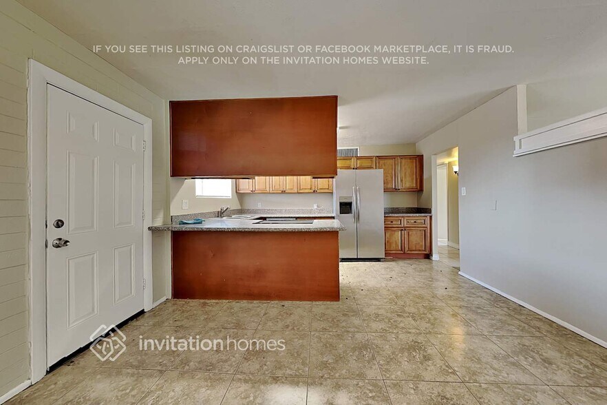 Building Photo - 5611 N 65th Ave