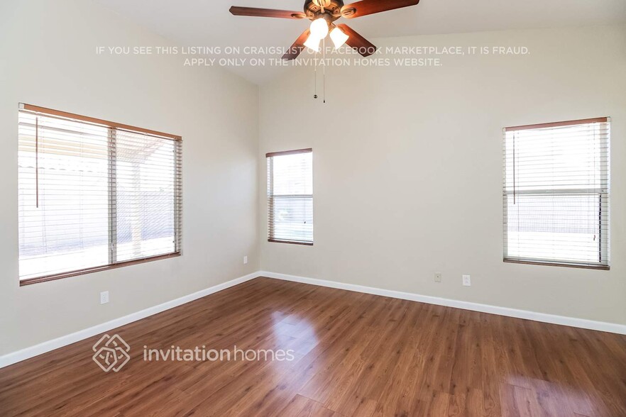 Building Photo - 2291 E Derringer Way