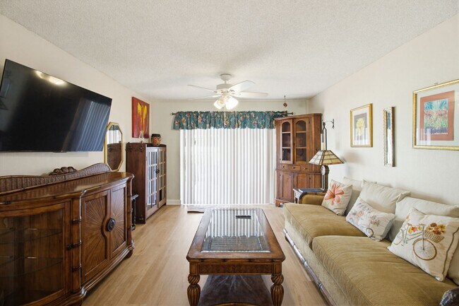 Building Photo - 6512 SW 112th Pl