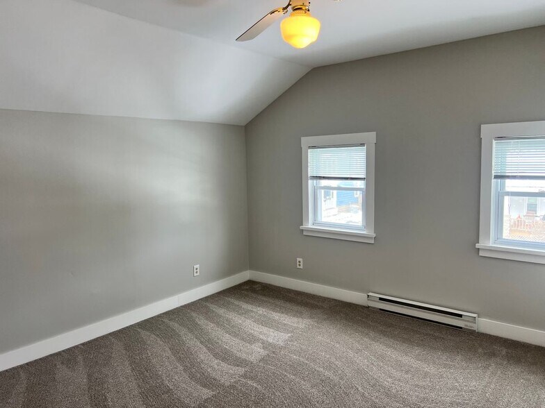 Building Photo - 73 Roselawn Ave