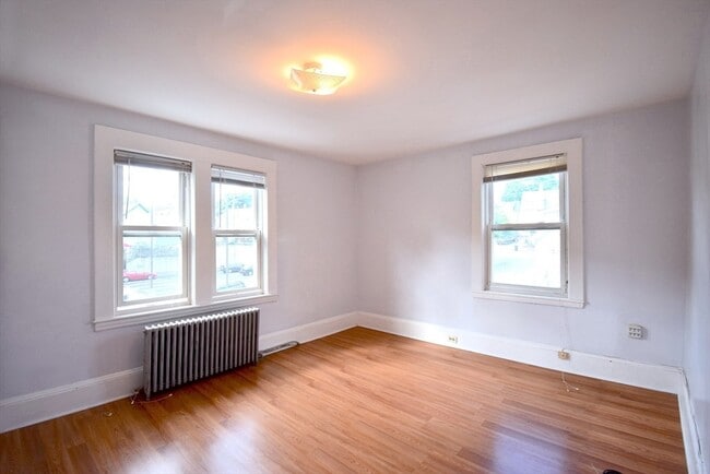 Building Photo - 12 Parmenter Pl