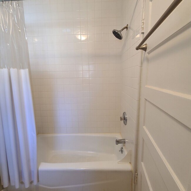 Building Photo - Diamond Duplex