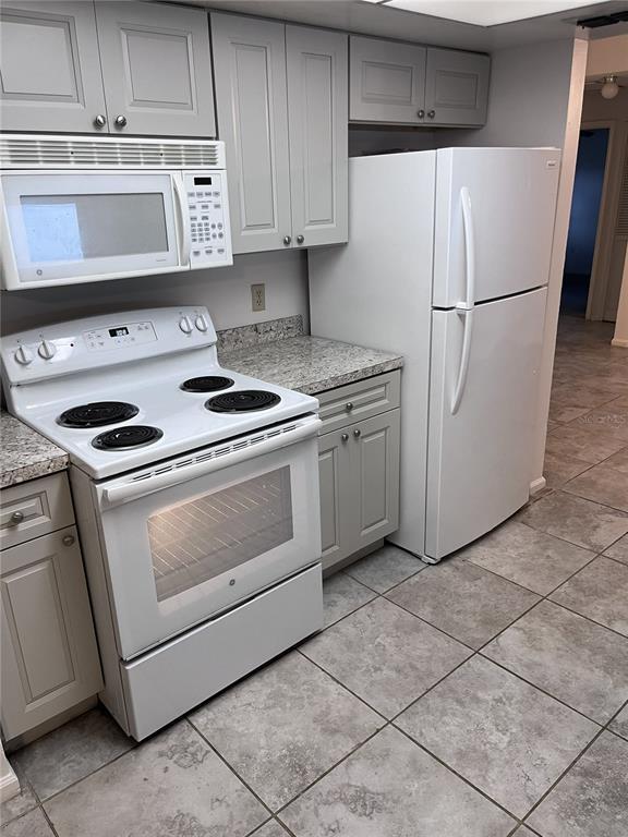 Building Photo - 2106 Darlington Oak Dr