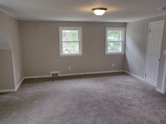 Building Photo - 5 Bedroom Home for Rent in Sixteen Acres