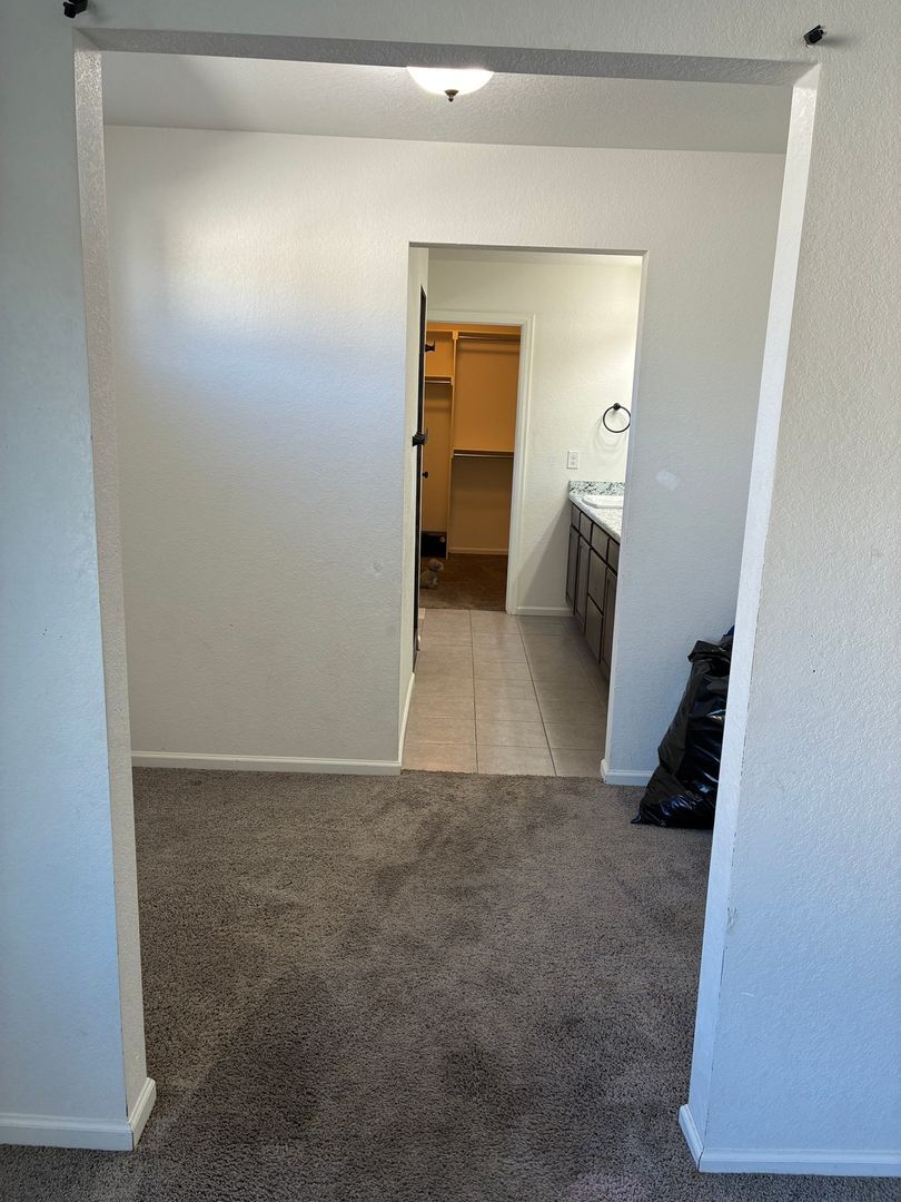 Building Photo - 18955 E Robins Pl