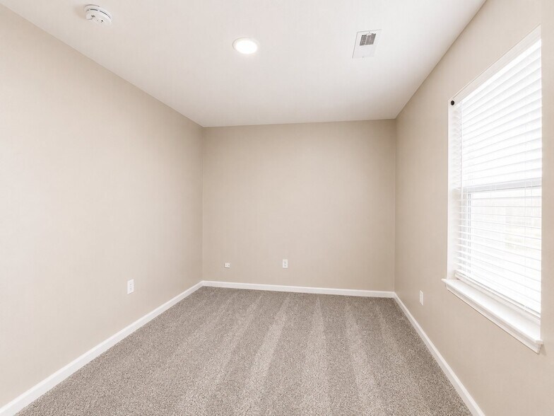 Building Photo - 306 Spangler Dr