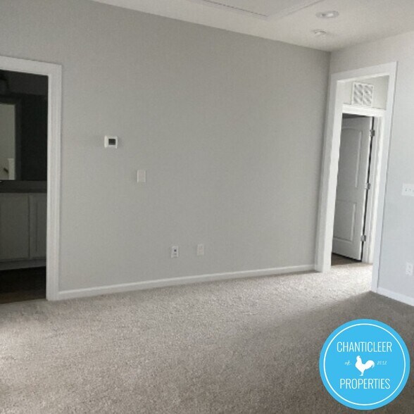 Building Photo - 2022 Chipley Dr
