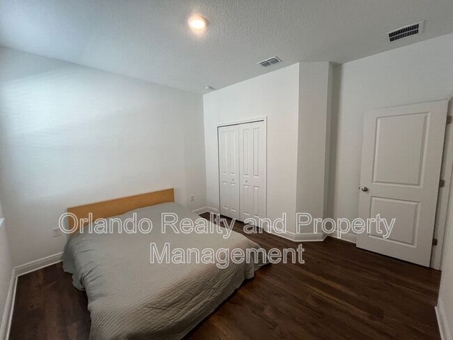 Building Photo - 737 Trillium Ct