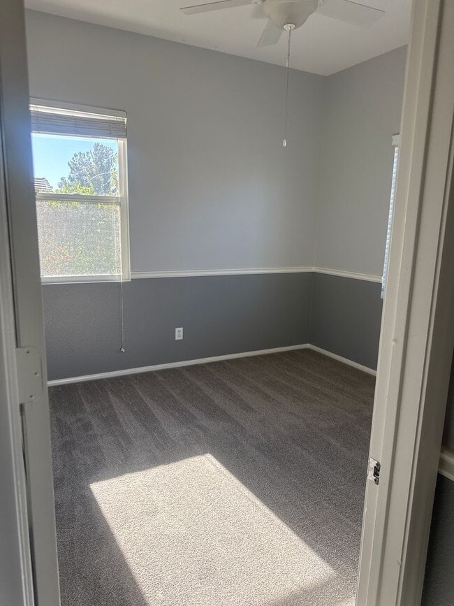 Building Photo - Single Story 4 bed 3 bath for Rent in Temeku Hills