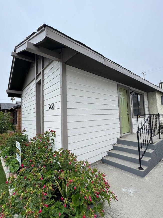 Primary Photo - 906 Dawson Ave