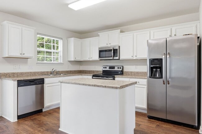Building Photo - 448 Botanical Ct