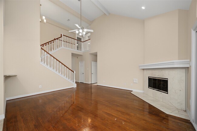 Building Photo - 14135 Swallowfield Dr