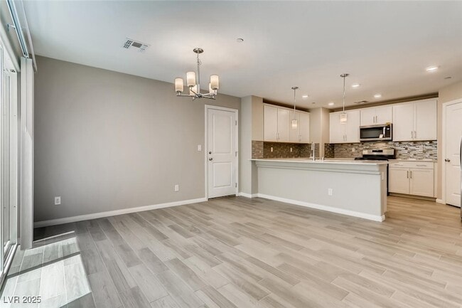 Building Photo - 2501 ADIGE Pl
