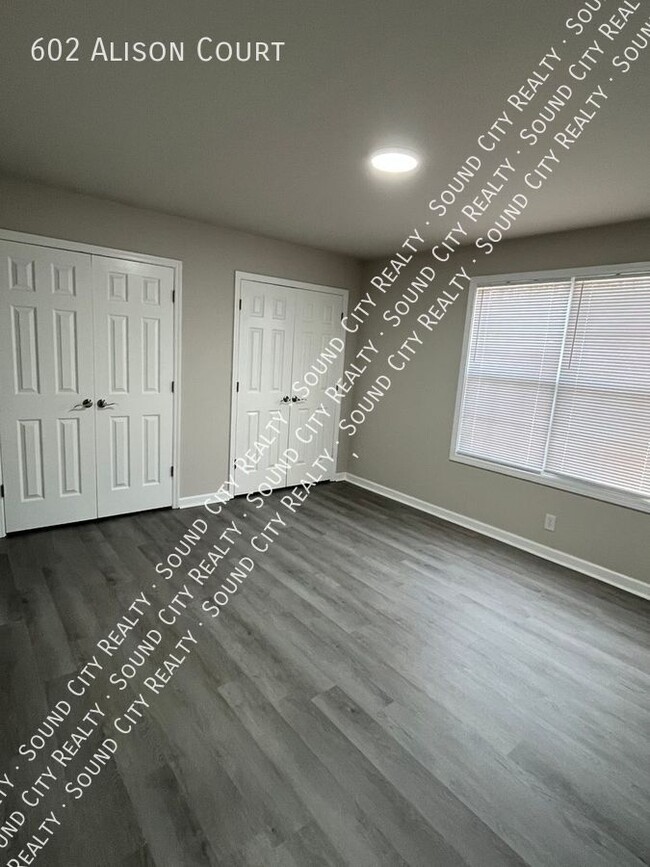 Building Photo - 602 Alison Ct