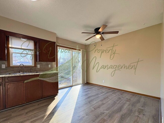 Building Photo - 1016-1018 SW Kingscross Rd