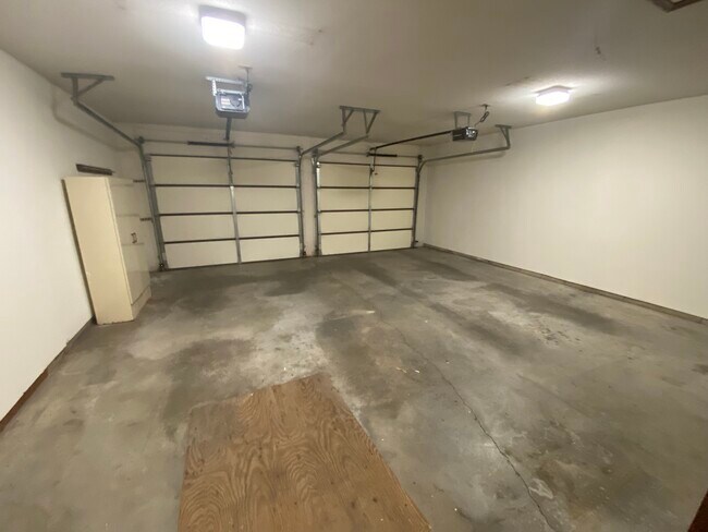 Garage - 205 Carrie Ave