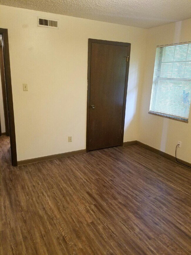 Bedroom - 332 Forestal Dr