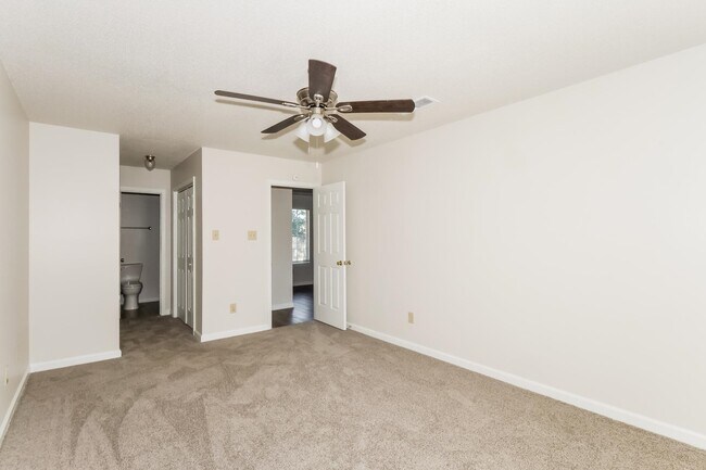 Building Photo - 2813 Arbor Lane Cove