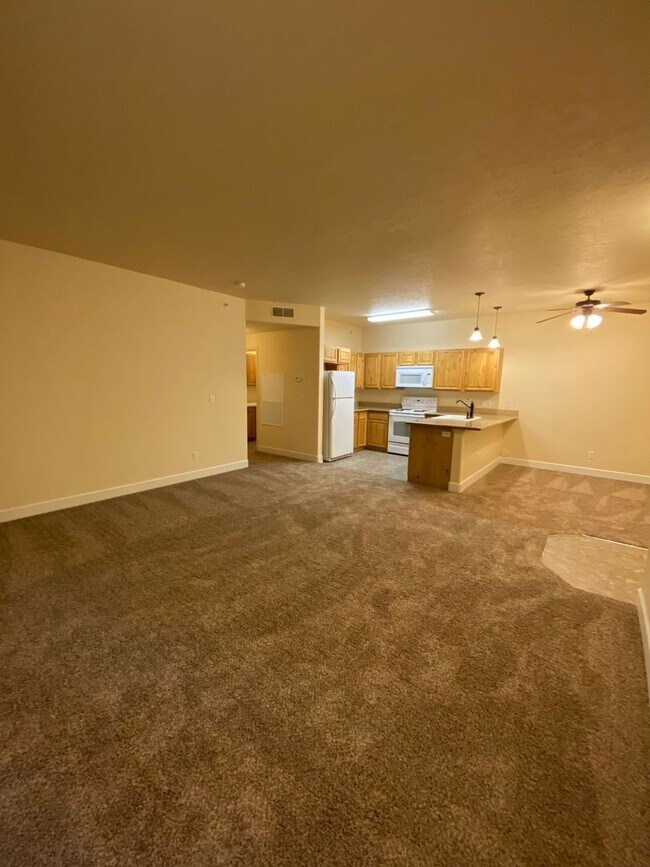Building Photo - 6800 N Spurwing Loop