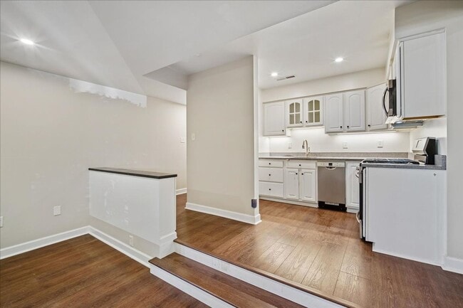 Building Photo - 9907 Blundon Dr