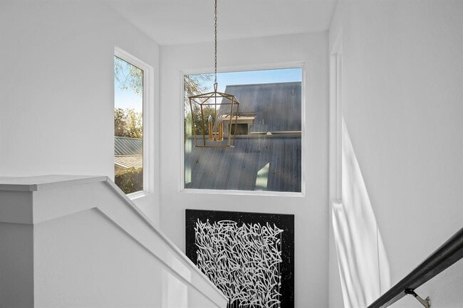 Building Photo - 404 Powell Cir