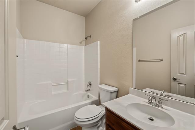 Building Photo - 10844 Irish Glen Trail