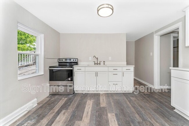 Building Photo - 267 S Prospect St