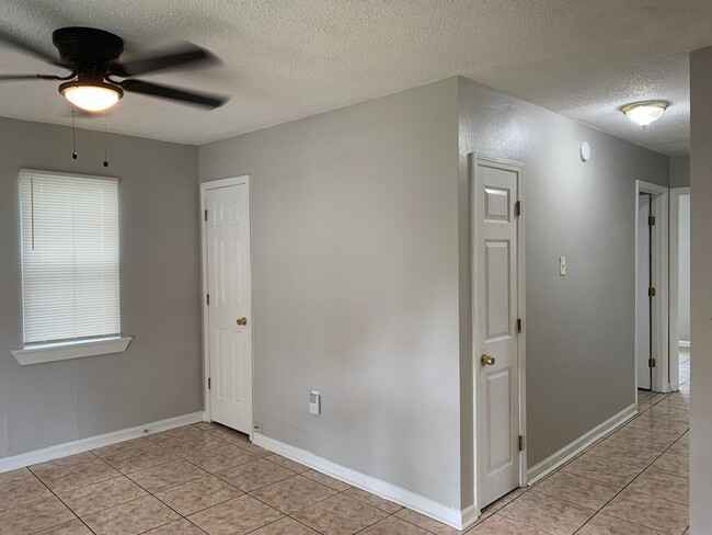 Building Photo - Single Family Home Ready for Occupancy wit...