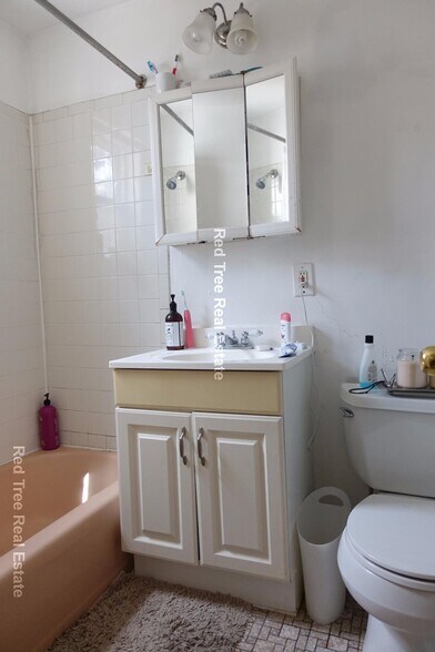 Building Photo - 56 Park Vale Ave