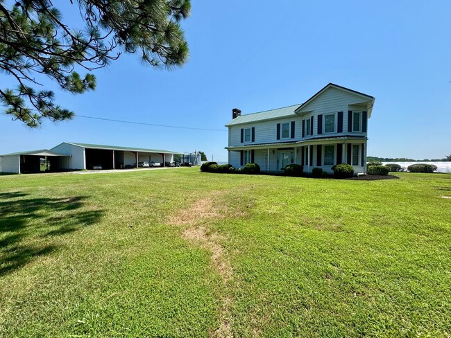 Primary Photo - Country Living