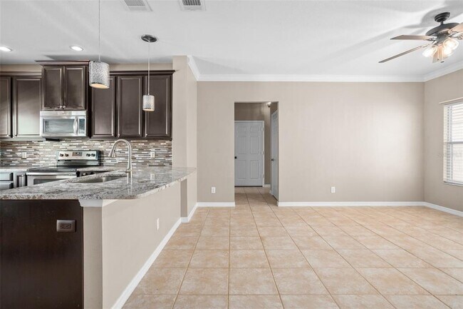 Building Photo - 1114 White Moss Ln