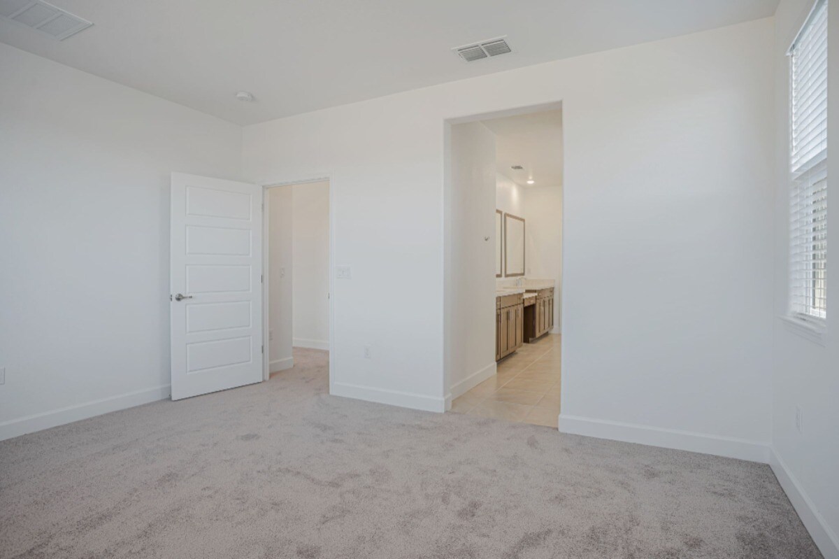 Building Photo - 2064 Baker Ct