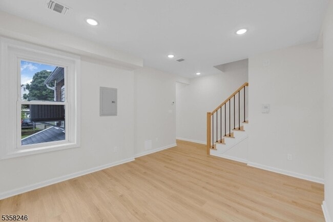Building Photo - 106 Bennett St