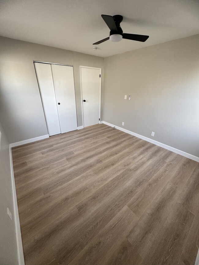 Building Photo - 580 Edgewood Dr