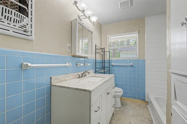 Building Photo - 802 Cline St