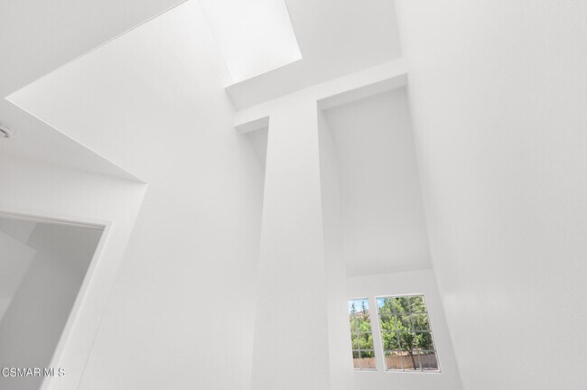 Building Photo - 4220 Lost Hills Rd