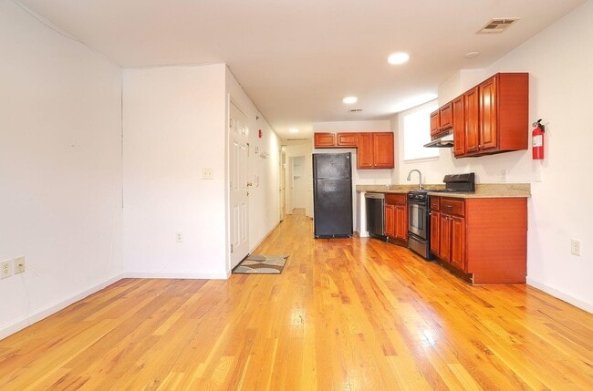 Building Photo - 236 Van Horne St