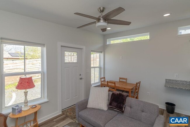 Building Photo - 1403 Burgess Ln