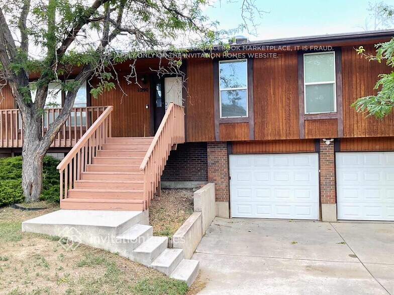 Primary Photo - 1290 Hans Brinker Ln