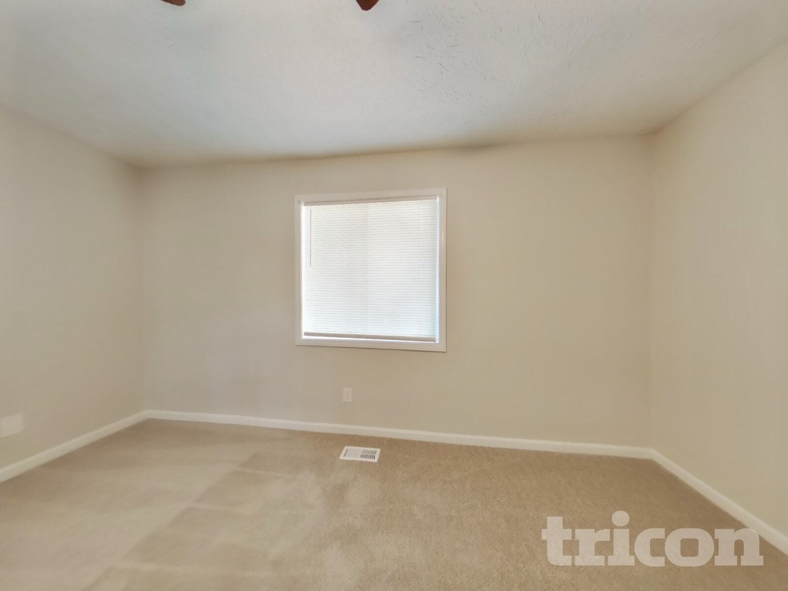 Building Photo - 2395 Wales Dr