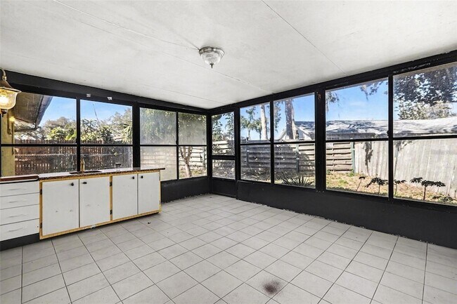 Building Photo - 2874 Indianwood Dr