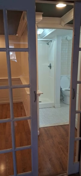 Building Photo - 204 Main St