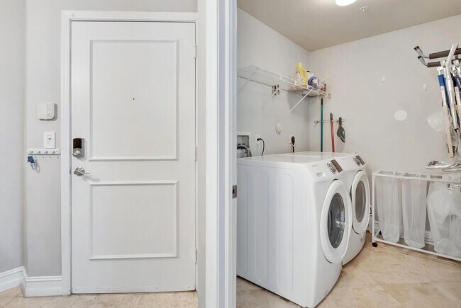 Building Photo - 3606 S Ocean Blvd