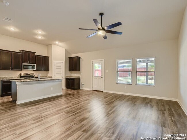Building Photo - 5 Bedrooms with Tons of Indoor and Outdoor...
